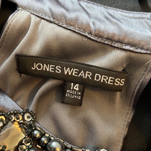 Dress - Picture 4 of 5